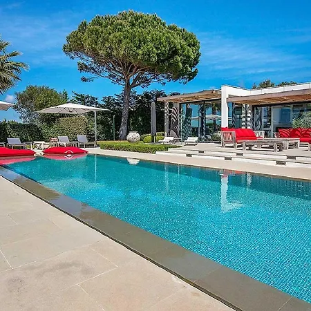 Ramatuelle Contemporary Villa Saint-Tropez